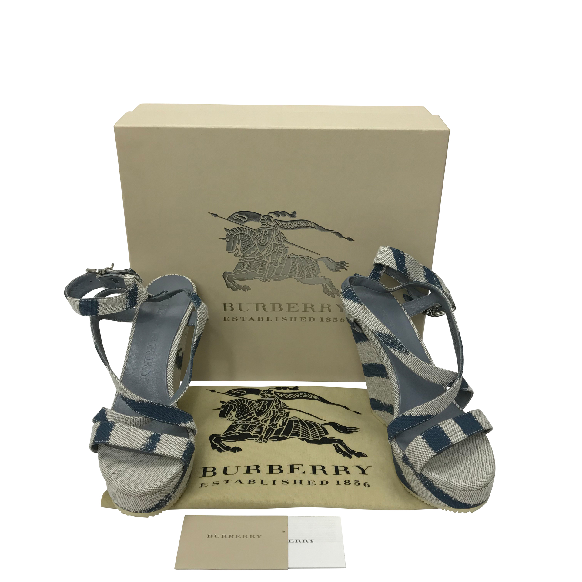 Sandália Anabela Burberry