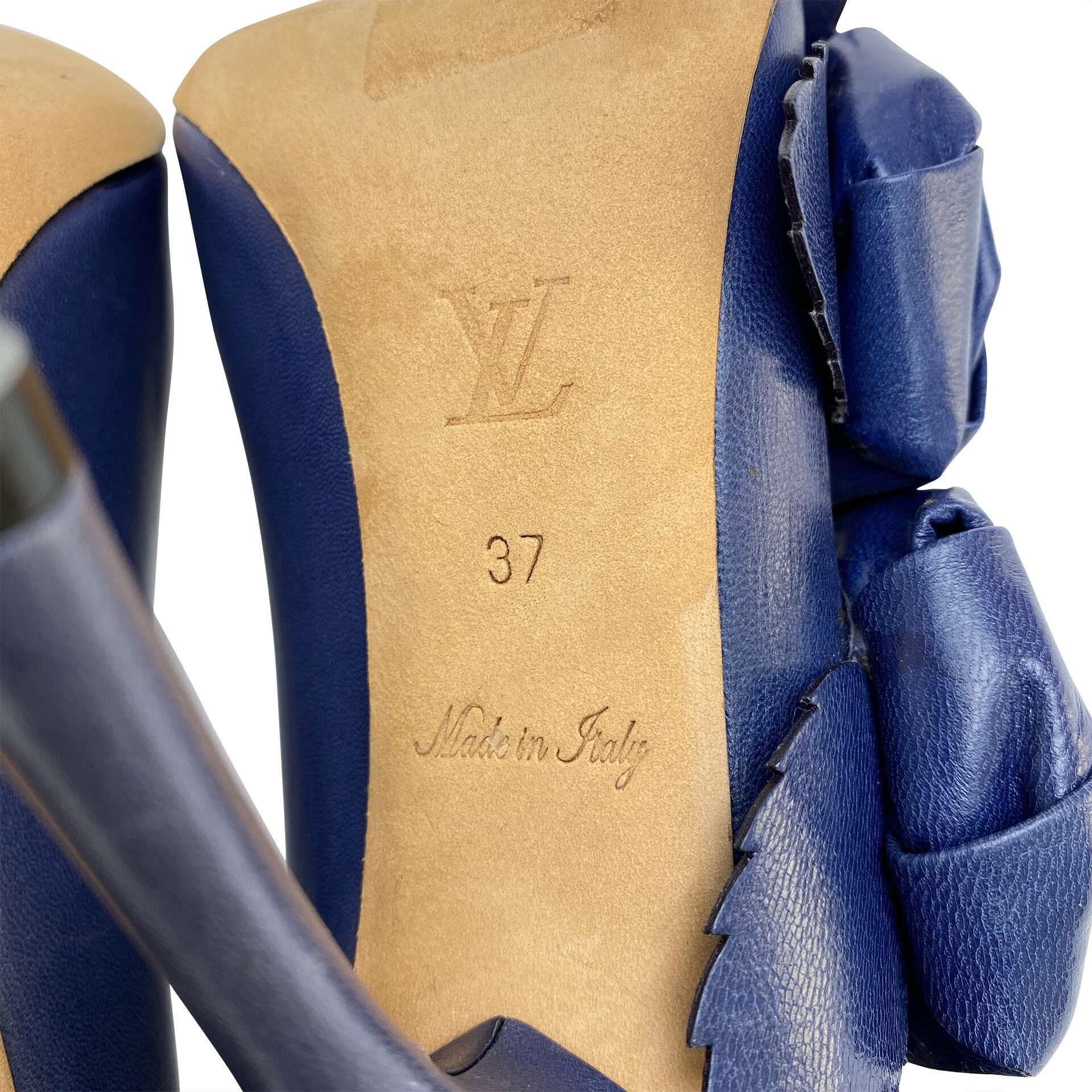 Scarpin Louis Vuitton Couro Marinho