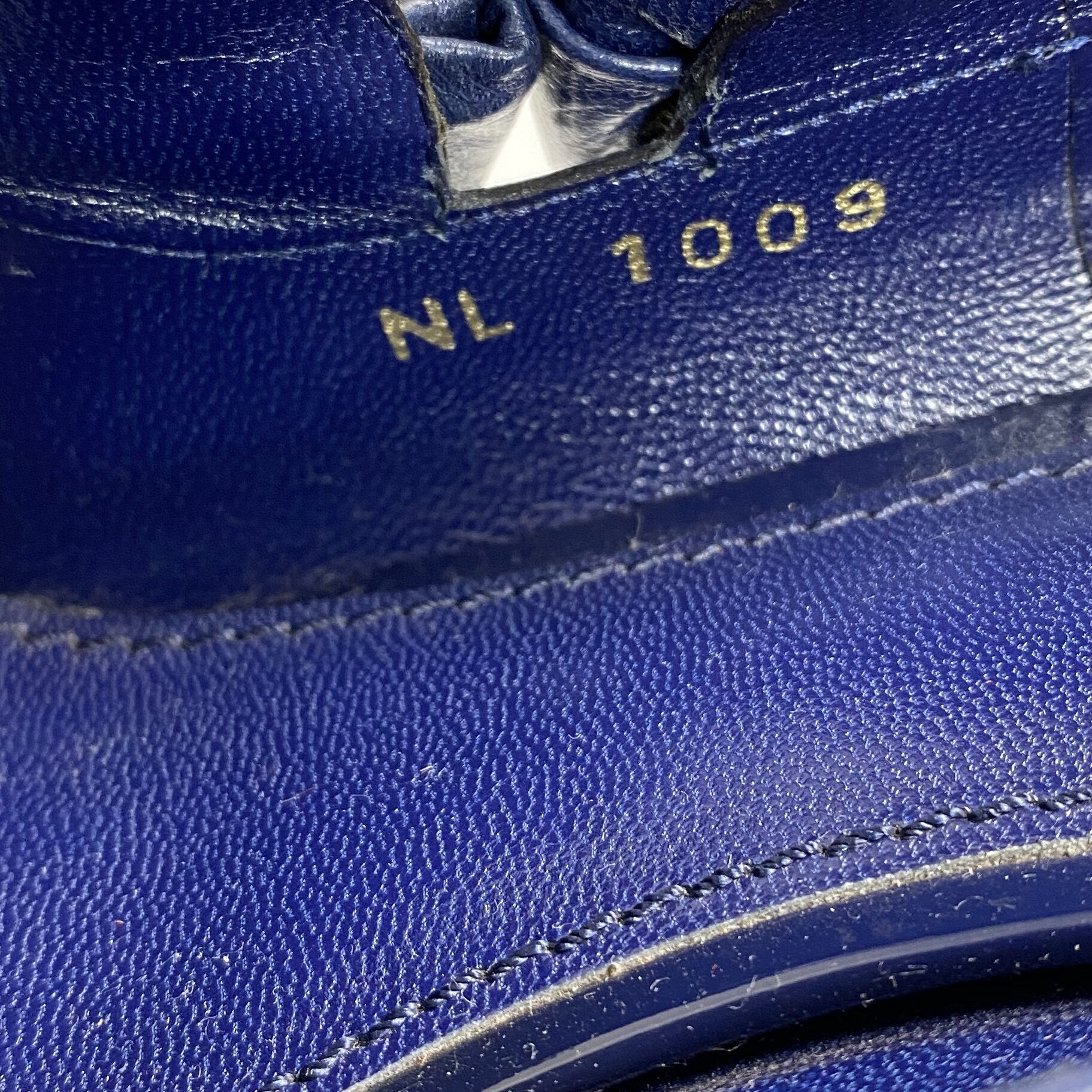 Scarpin Louis Vuitton Couro Marinho