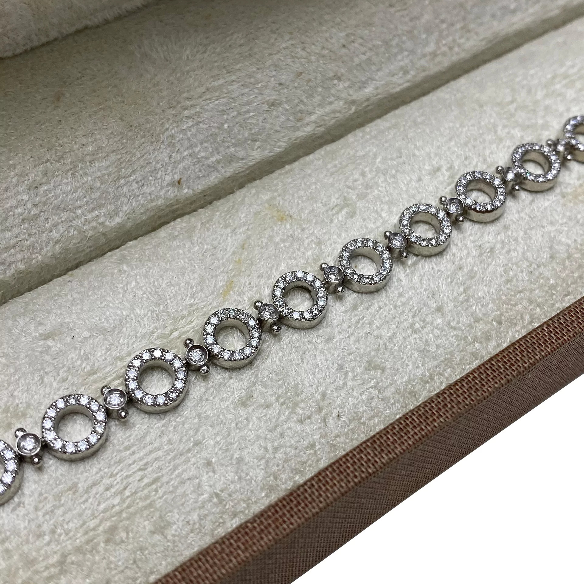 Pulseira Carla Amorim Arredores Ouro Branco