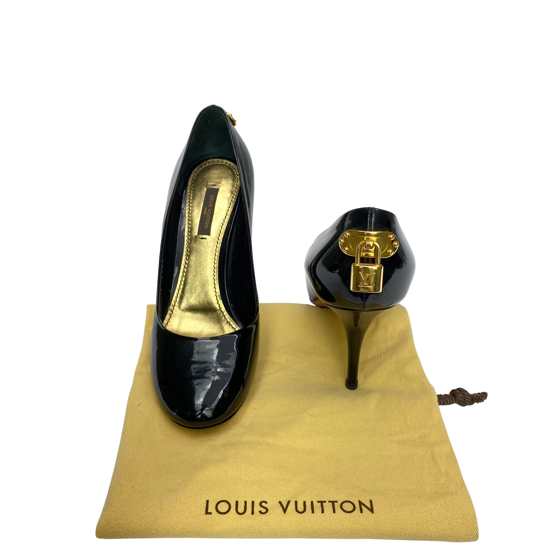 Scarpin Louis Vuitton Verniz Preto Cadeado