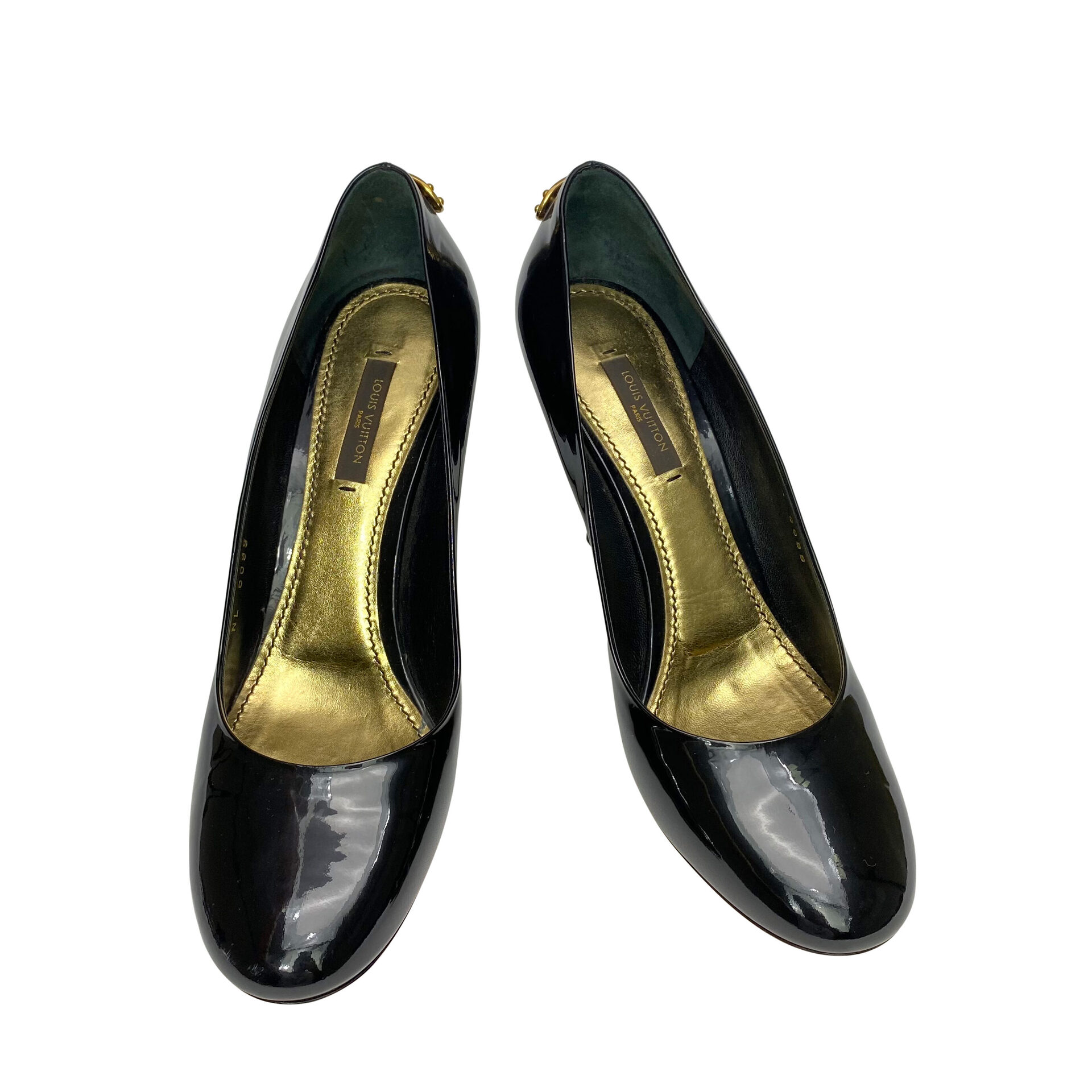 Scarpin Louis Vuitton Verniz Preto Cadeado