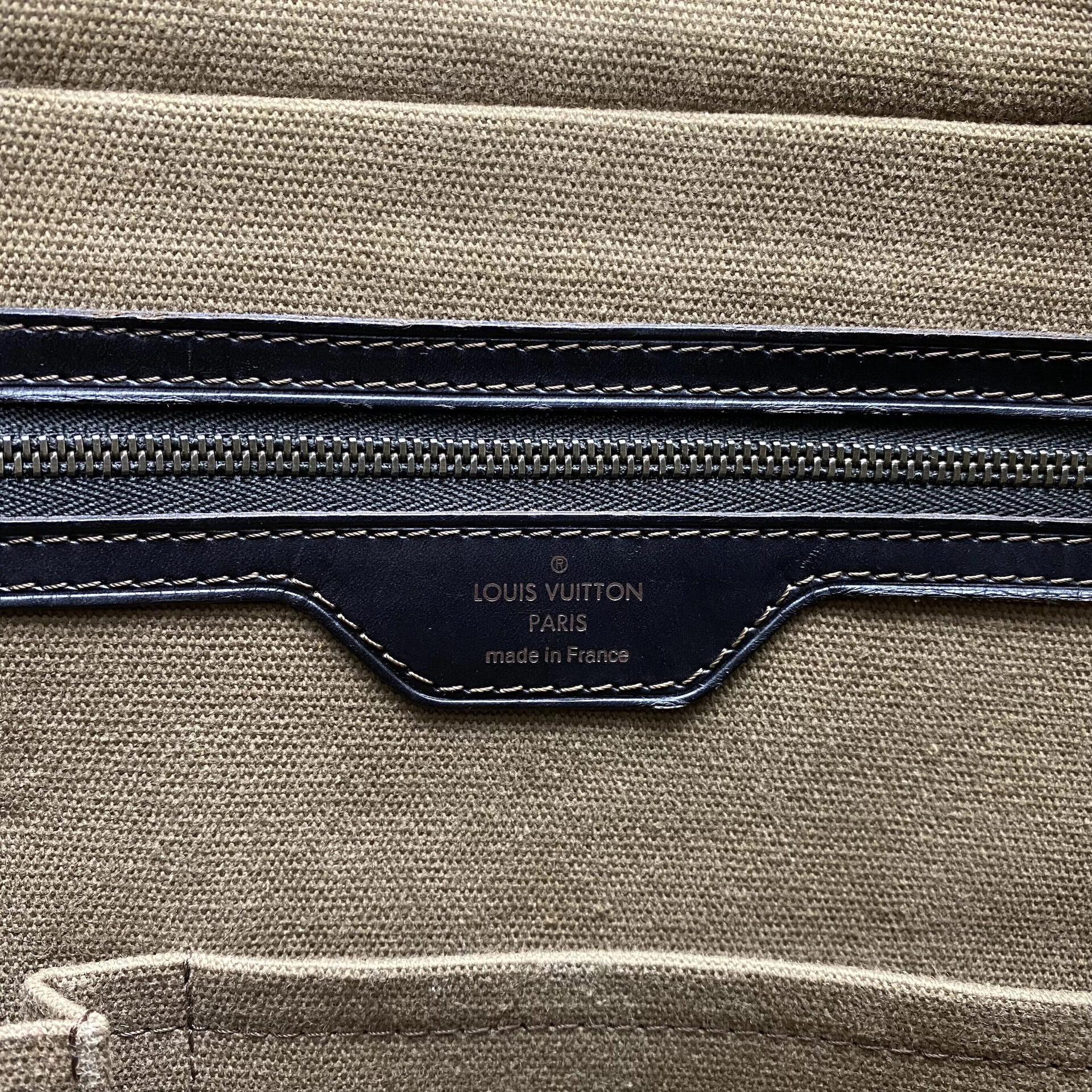 Pasta Louis Vuitton Utah Acoma Couro Marrom