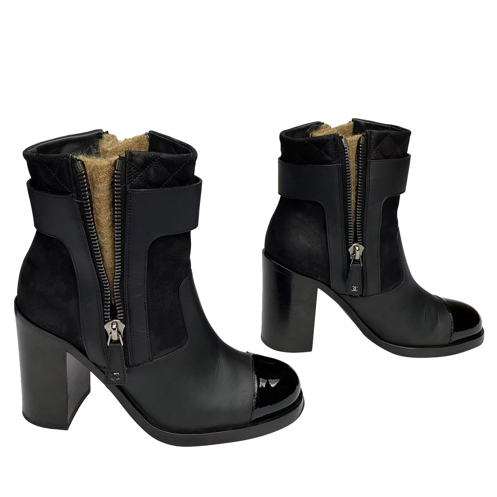Bota Chanel Preta